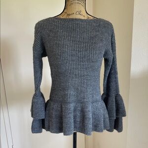 Chic Gray Ruffle Hem Women's Sweater